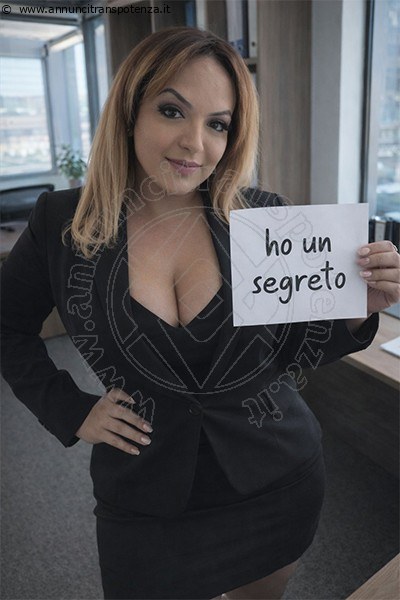 Foto Dottoressa Mony  Annunci Transescort Savona